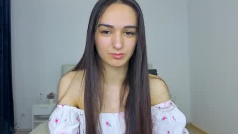 Elena online show from 06/20/26, 07:33