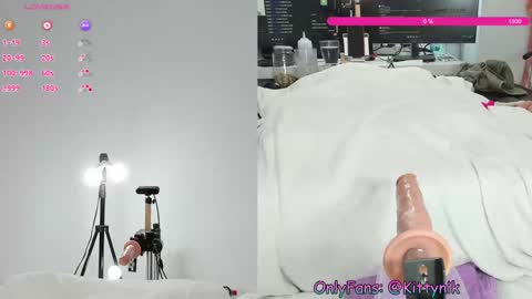 Snapshot of kitty_nikita chatting on 01/09/25, 10:52 Kitty Nikita online show from 01/09/25, 10:52