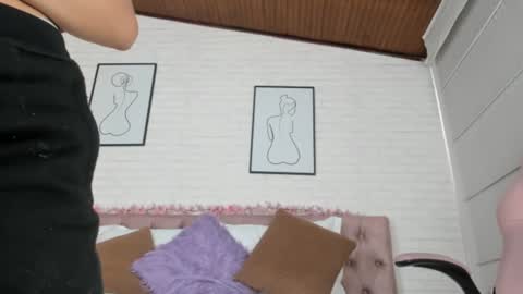 Snapshot of kitty_pam chatting on 01/19/25, 08:09 Kitty online show from 01/19/25, 08:09