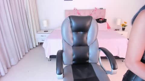 Snapshot of kitty_pam chatting on 03/01/25, 03:32 Kitty online show from 03/01/25, 03:32