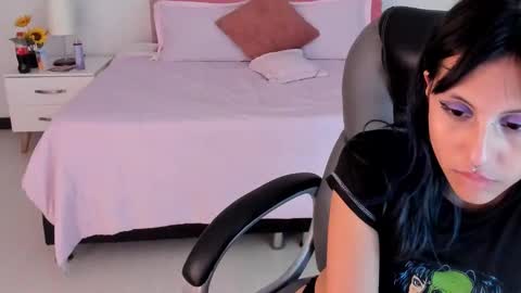 Snapshot of kitty_pam chatting on 03/10/25, 04:07 Kitty online show from 03/10/25, 04:07