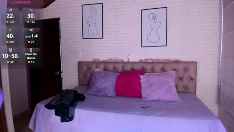 Snapshot of kitty_pam chatting on 09/24/25, 09:07 Kitty online show from 09/24/25, 09:07