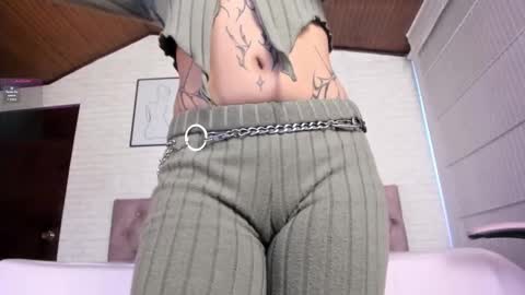 Snapshot of kitty_pam chatting on 10/03/25, 07:44 Kitty online show from 10/03/25, 07:44