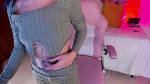 Snapshot of kitty_pam chatting on 11/02/25, 08:22 Kitty online show from 11/02/25, 08:22