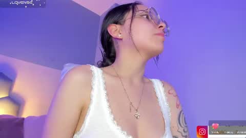 Snapshot of kitty_patitas_suavess chatting on 07/07/26, 06:47 Kitty online show from 07/07/26, 06:47