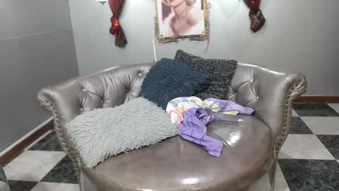 kitty online show from 01/16/25, 01:27