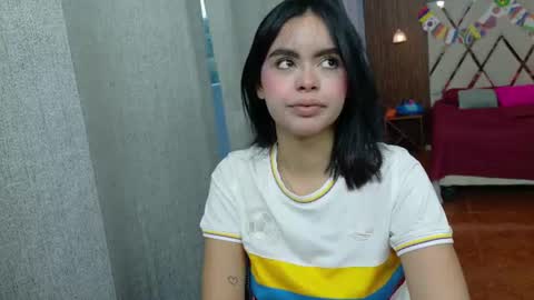 Snapshot of kitty_rousse01 chatting on 06/17/26, 11:45 online show from 06/17/26, 11:45