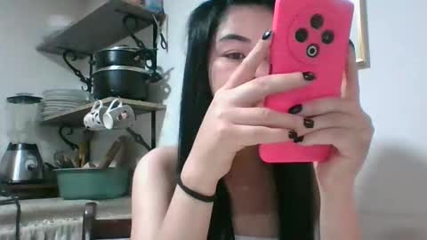 Snapshot of kitty_small69 chatting on 12/22/25, 03:03 kitty_small69 online show from 12/22/25, 03:03