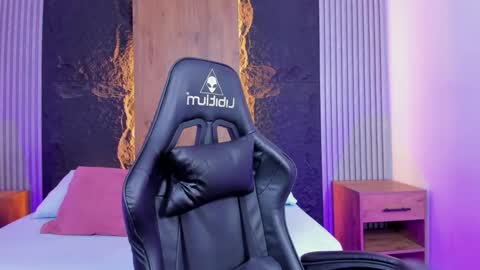 K I T T Y online show from 09/23/25, 12:52