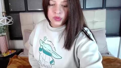 Snapshot of kitty_vibes_ chatting on 11/02/25, 08:22 K I T T Y online show from 11/02/25, 08:22