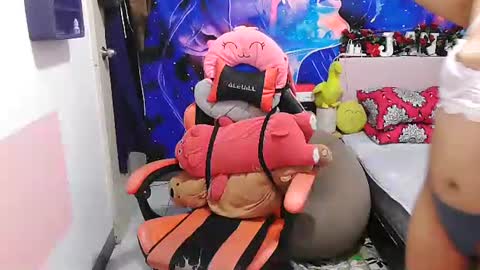 Snapshot of kittybabe19 chatting on 02/10/26, 09:35 SEXYASS69 online show from 02/10/26, 09:35