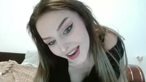 Snapshot of kittyblackcat chatting on 04/15/26, 10:11 Kitty online show from 04/15/26, 10:11