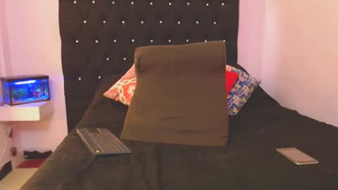 Snapshot of kittybonx chatting on 12/01/24, 04:29 paola online show from 12/01/24, 04:29