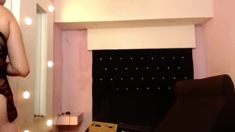 Snapshot of kittybonx chatting on 02/19/25, 11:28 paola online show from 02/19/25, 11:28