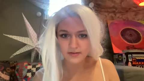 Snapshot of kittycat420710 chatting on 04/25/26, 11:57 kittycat420710 online show from 04/25/26, 11:57