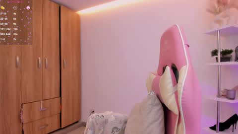 Snapshot of kittyfeet2 chatting on 05/25/26, 07:31 kitty online show from 05/25/26, 07:31