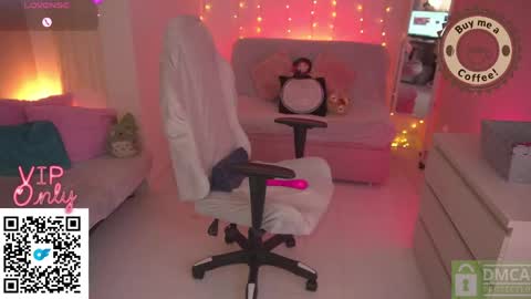 Snapshot of kittygrey chatting on 05/26/26, 02:35 Samantha Grey online show from 05/26/26, 02:35