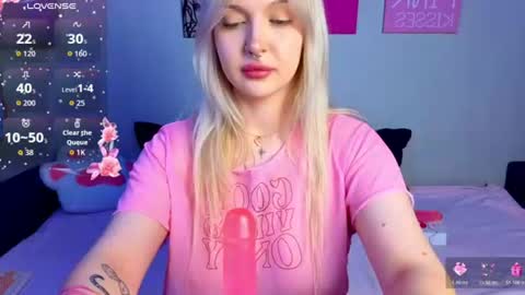 Snapshot of kittykendall chatting on 08/04/26, 07:49 kittykendall online show from 08/04/26, 07:49