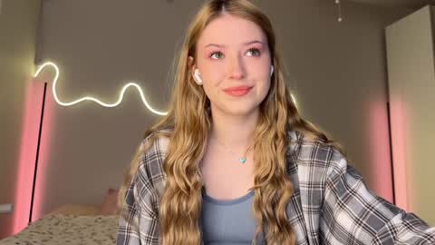 Monika online show from 02/03/26, 02:53