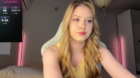 Snapshot of kittyloffe chatting on 04/23/26, 03:19 Monika online show from 04/23/26, 03:19