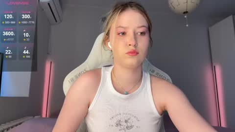 Snapshot of kittyloffe chatting on 05/07/26, 03:01 Monika online show from 05/07/26, 03:01