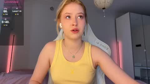 Snapshot of kittyloffe chatting on 05/15/26, 03:24 Monika online show from 05/15/26, 03:24