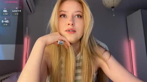 Snapshot of kittyloffe chatting on 05/16/26, 03:36 Monika online show from 05/16/26, 03:36