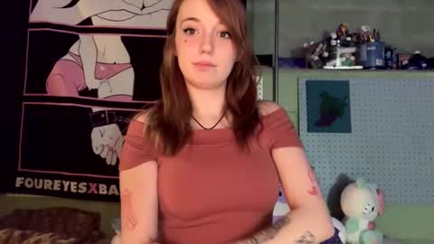 Snapshot of kittyme0ws chatting on 01/26/25, 04:51 kitty online show from 01/26/25, 04:51