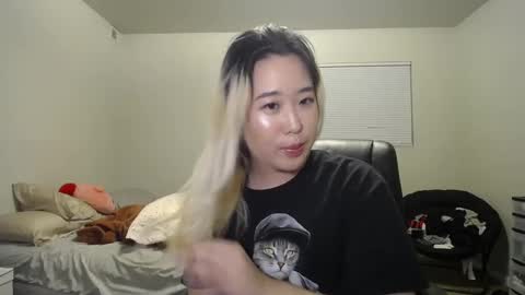Snapshot of kittymei chatting on 12/10/24, 03:30 Mei online show from 12/10/24, 03:30
