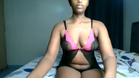 Snapshot of kittypettite chatting on 05/24/26, 01:16 Kittypettite online show from 05/24/26, 01:16