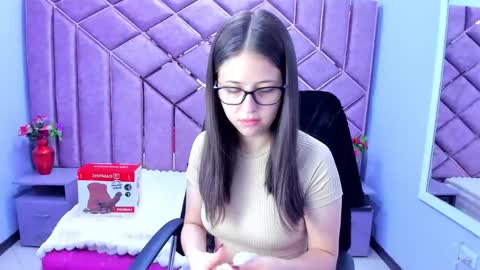 Snapshot of kittypinky01 chatting on 05/21/26, 02:24 Sarah online show from 05/21/26, 02:24
