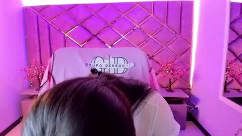 Snapshot of kittypinky01 chatting on 07/16/26, 01:50 Sarah online show from 07/16/26, 01:50