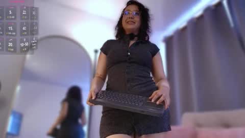 Snapshot of kittysophie_ chatting on 05/17/26, 08:27 Sophie online show from 05/17/26, 08:27