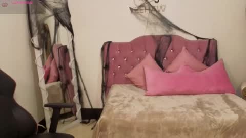 Kitty  online show from 10/25/25, 11:40