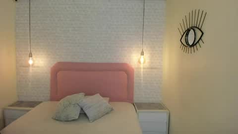  K I T T  Y  online show from 04/10/26, 12:54