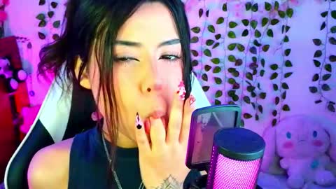 Kittyuwu  online show from 10/23/25, 10:25