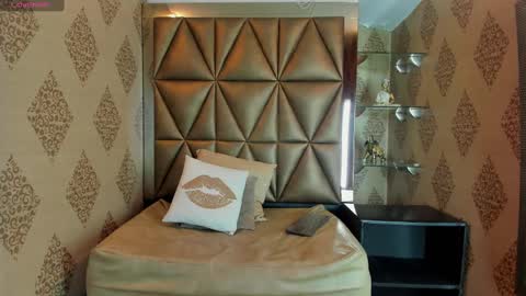 kittyvelvet_ online show from 03/06/25, 06:48