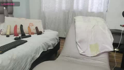 Snapshot of kittywhiteass chatting on 04/12/26, 09:42 kittywhiteass online show from 04/12/26, 09:42