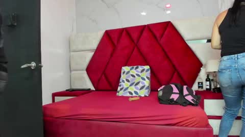 Snapshot of kity_spiderr chatting on 05/28/26, 12:13 Luisa y Jairo online show from 05/28/26, 12:13