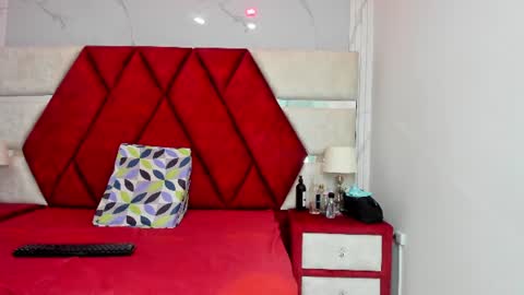 Luisa y Jairo online show from 06/30/26, 12:06
