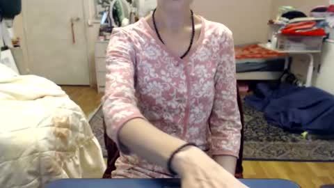 KiuminBerry online show from 10/16/25, 09:21