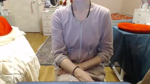 Snapshot of kiuminberry chatting on 02/10/26, 05:28 KiuminBerry online show from 02/10/26, 05:28