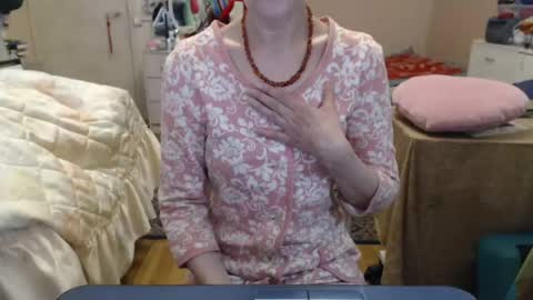 Snapshot of kiuminberry chatting on 06/15/26, 10:17 KiuminBerry online show from 06/15/26, 10:17