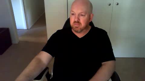 Snapshot of kiwiben45 chatting on 06/08/26, 01:28 Ben online show from 06/08/26, 01:28