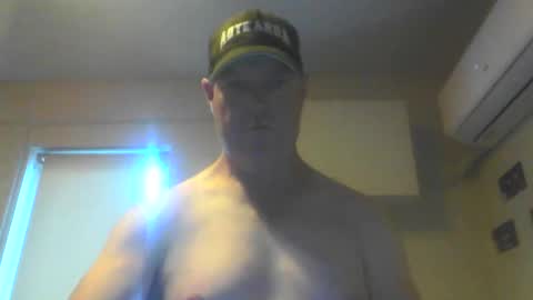 Snapshot of kiwiguy19773 chatting on 12/27/24, 06:14 kiwiguy19773 online show from 12/27/24, 06:14