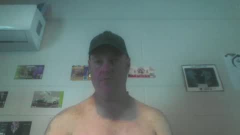 Snapshot of kiwiguy19773 chatting on 10/31/25, 11:17 kiwiguy19773 online show from 10/31/25, 11:17