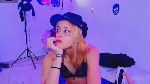Lizeth online show from 12/21/24, 06:44