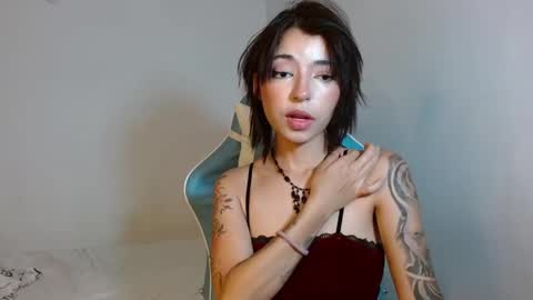 kiyu online show from 12/04/24, 02:42