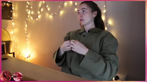 Snapshot of kjfucks chatting on 10/04/25, 09:29 JaneSweet online show from 10/04/25, 09:29