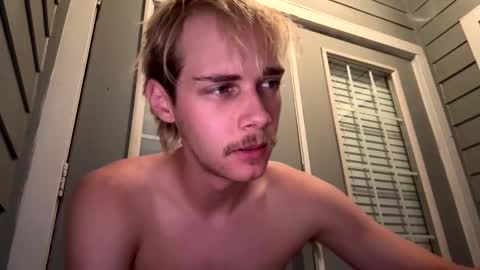 Snapshot of kkyle57 chatting on 10/26/25, 12:00 kkyle57 online show from 10/26/25, 12:00